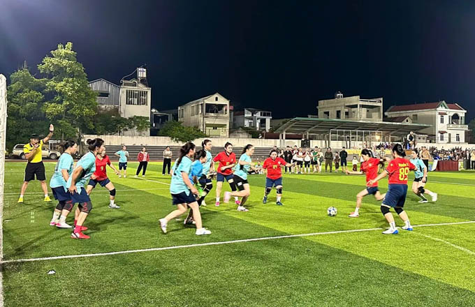 Sôi động và kịch tính ở ngày khai mạc giải bóng đá nữ xã Mậu A 2026