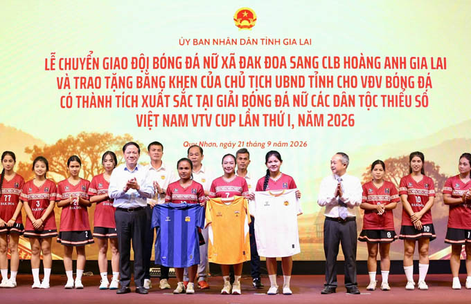 HAGL của bầu Đức chính thức tiếp nhận đội bóng đá nữ xã Đắk Đoa