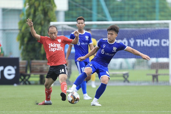 Danh Trung lập hattrick mang về lợi thế cho Ecopark.