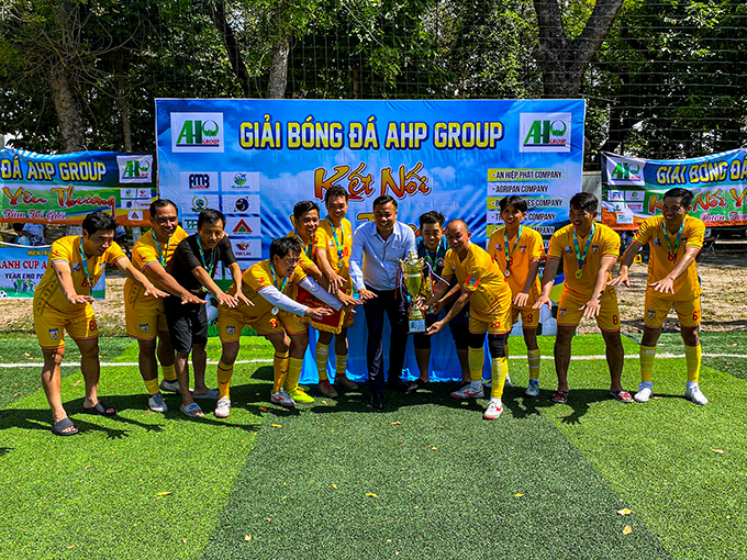 Tranh tài hấp dẫn tại giải bóng đá AHP Group 2025