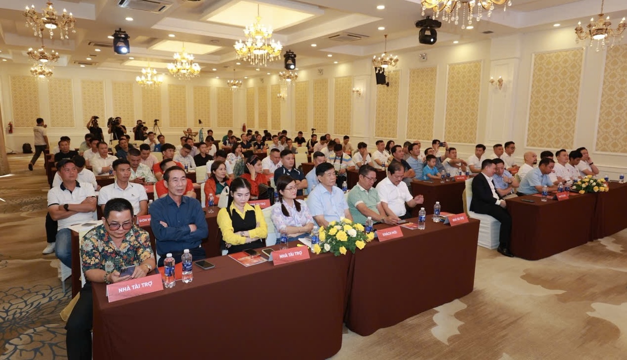 Giải bóng đá Thanh Hóa miền Nam hướng về đồng bào miền Trung