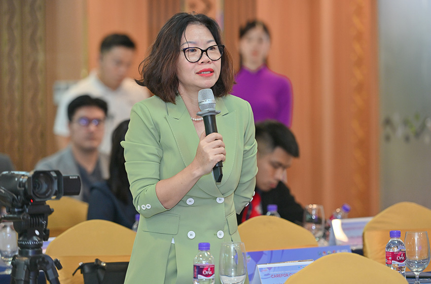 Bà Bùi Thị Hiền Lương - Trưởng bộ môn bóng đá Cục TDTT chia sẻ tại Lễ ra mắt diễn ra sáng 12.11