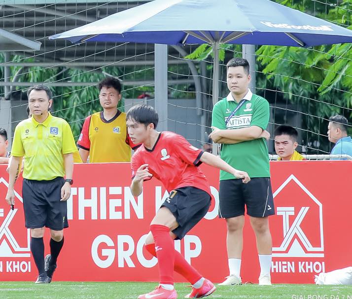 Dấu ấn chiến thuật của coach Tâm “Mít” và những hooligan trên khán đài