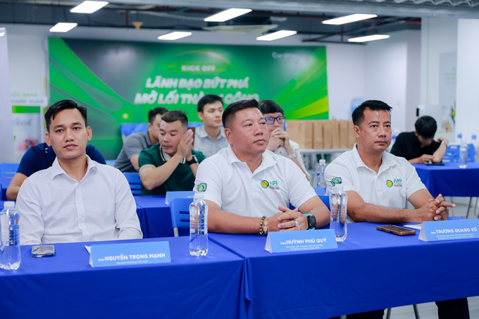 Vừa bóng đá, Zocker lại chơi lớn Pickleball