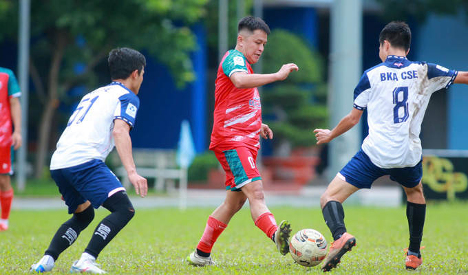 Giải bóng đá BKA Champions League 2025: BKXD2000 và BKA CSE – IT đăng quang kịch tính
