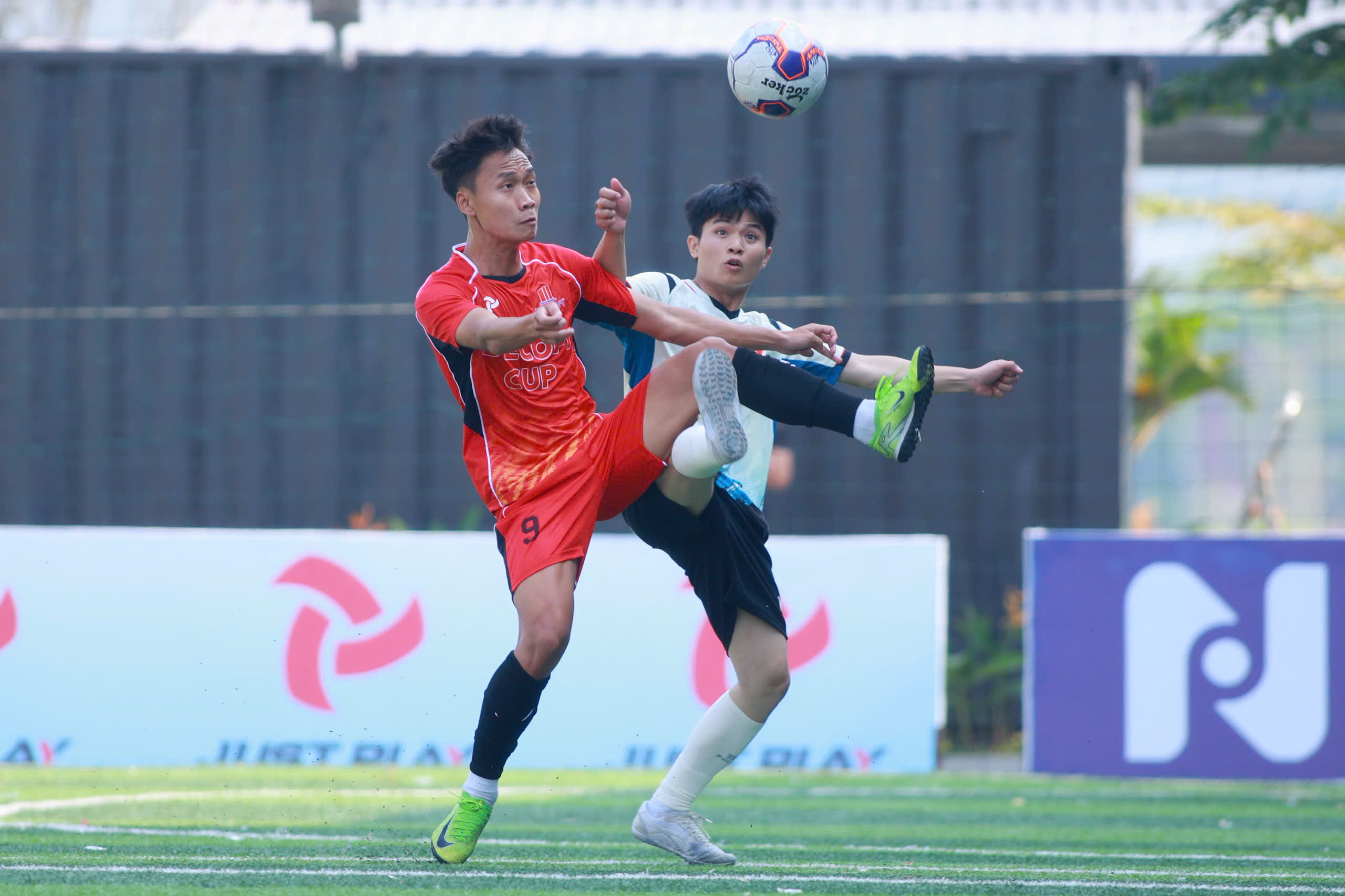 Sôi nổi giải bóng đá mừng Xuân - Decofi Cup 2026