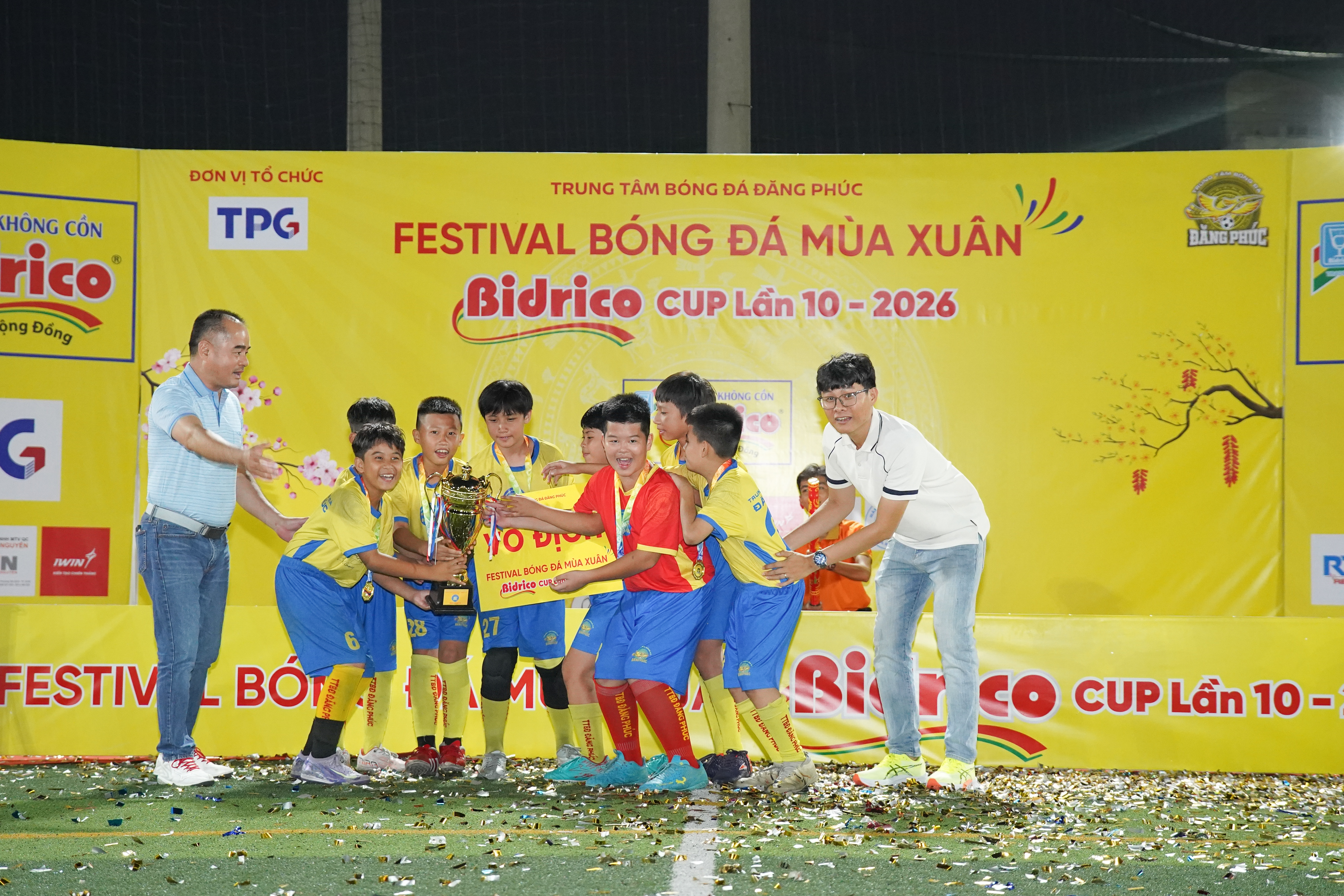 Trung tâm bóng đá Đăng Phúc lan tỏa yêu thương tại Festival bóng đá mùa Xuân 2026