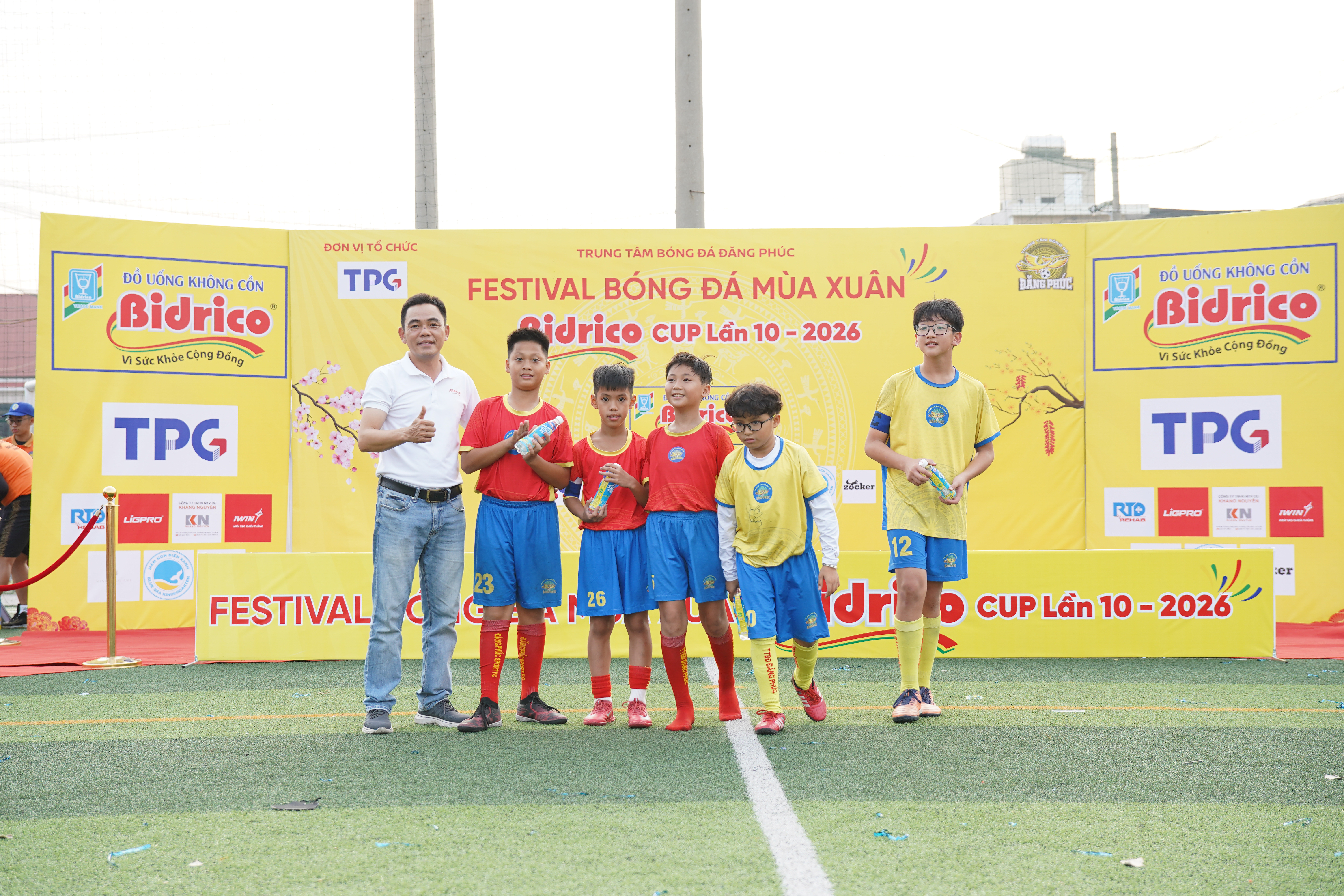 Trung tâm bóng đá Đăng Phúc lan tỏa yêu thương tại Festival bóng đá mùa Xuân 2026