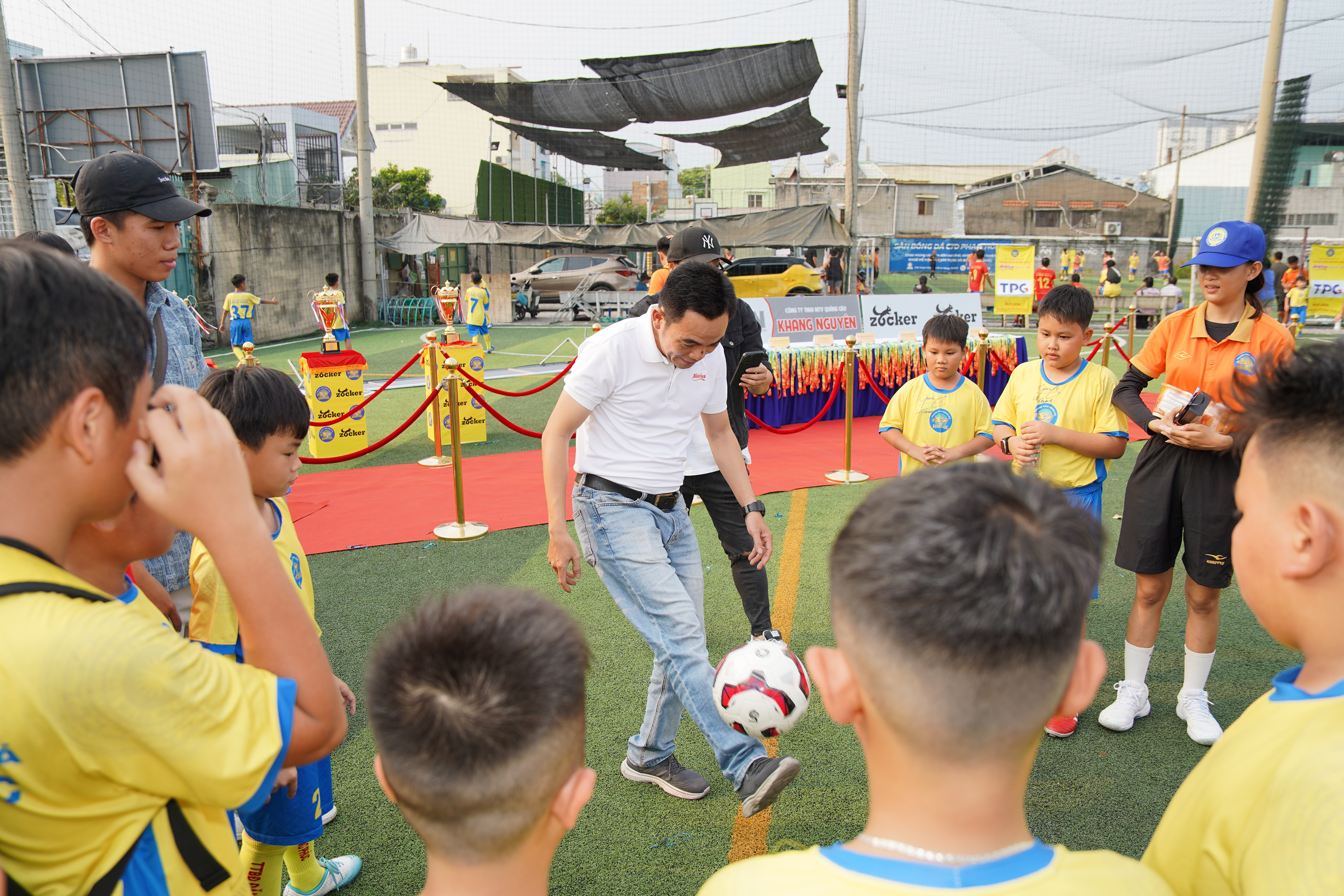 Trung tâm bóng đá Đăng Phúc lan tỏa yêu thương tại Festival bóng đá mùa Xuân 2026