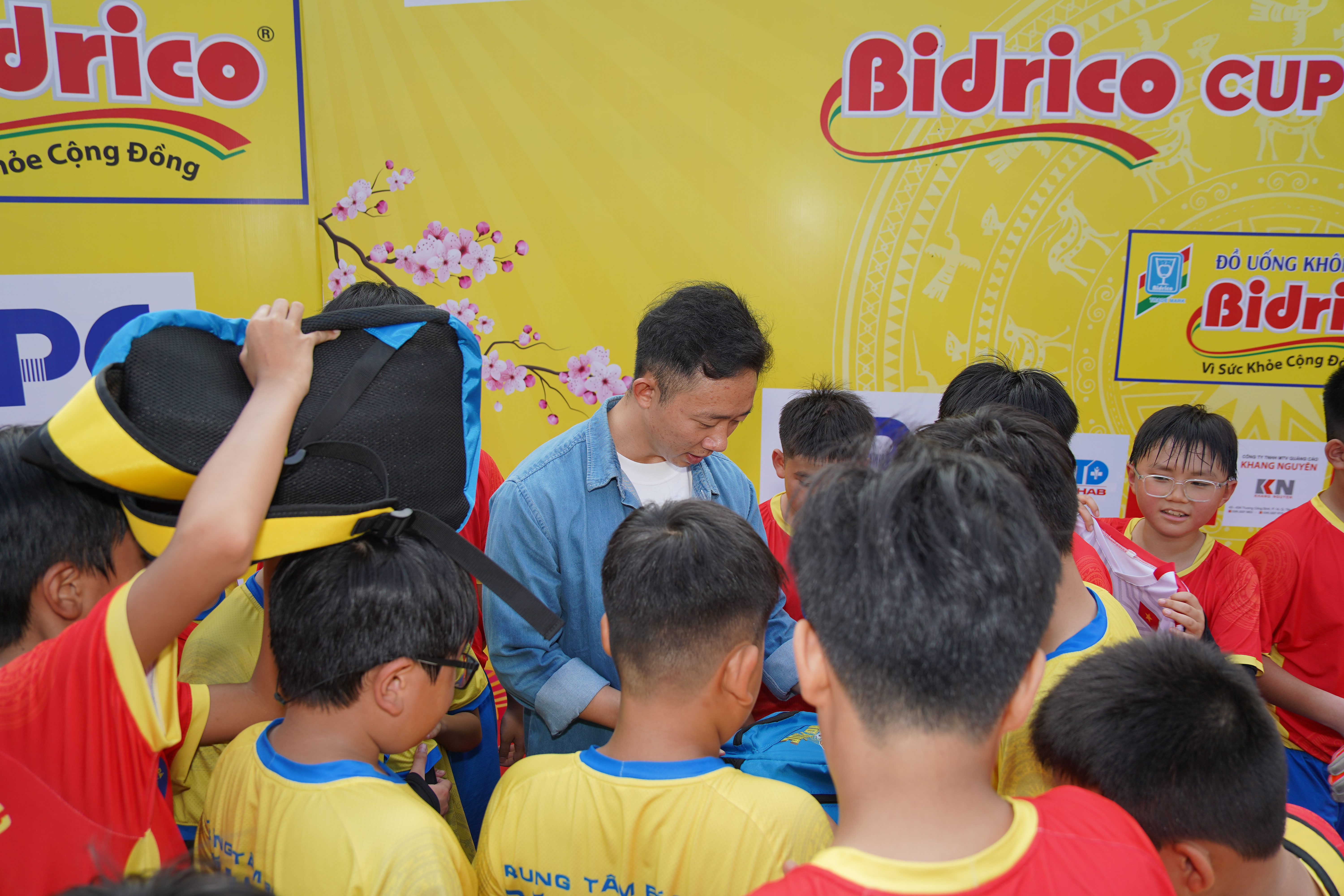 Trung tâm bóng đá Đăng Phúc lan tỏa yêu thương tại Festival bóng đá mùa Xuân 2026