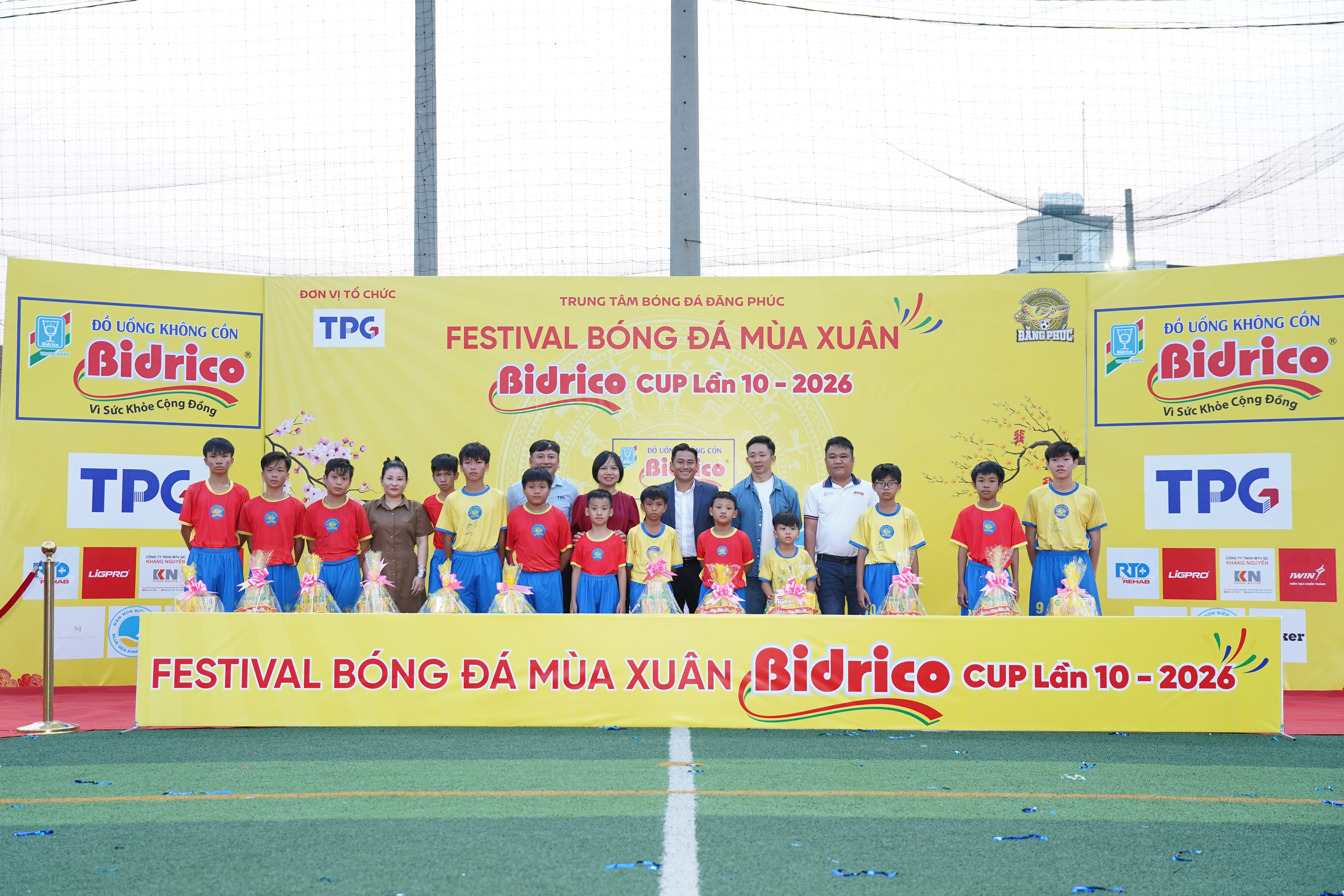 Trung tâm bóng đá Đăng Phúc lan tỏa yêu thương tại Festival bóng đá mùa Xuân 2026