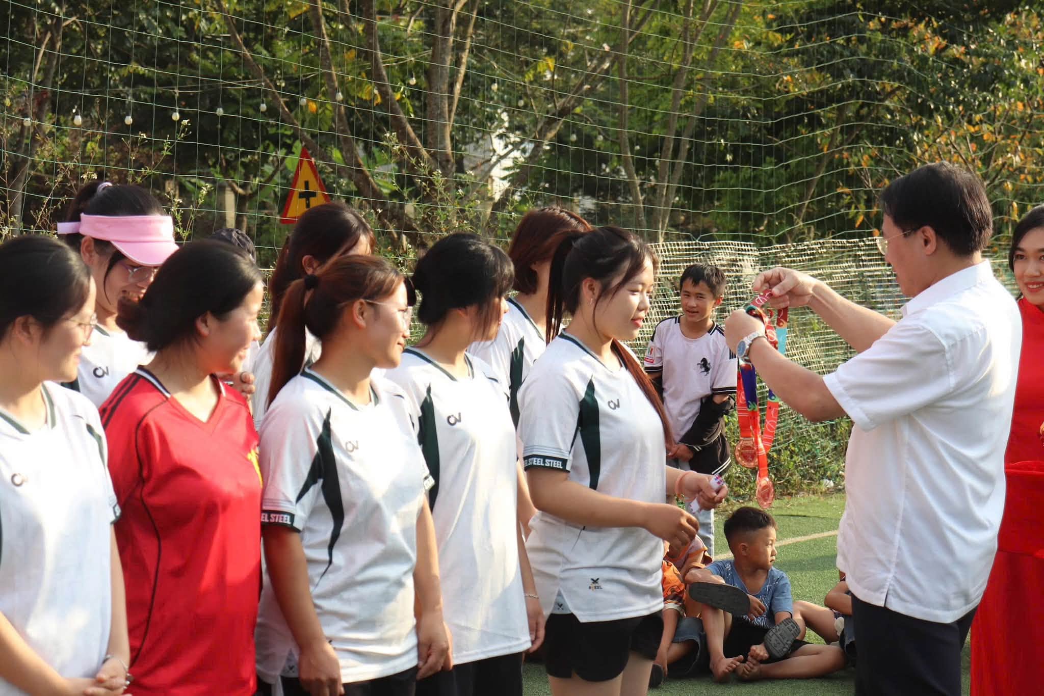 Đội Mầm non Cán Cấu vô địch giải bóng đá nữ Si Ma Cai năm 2026