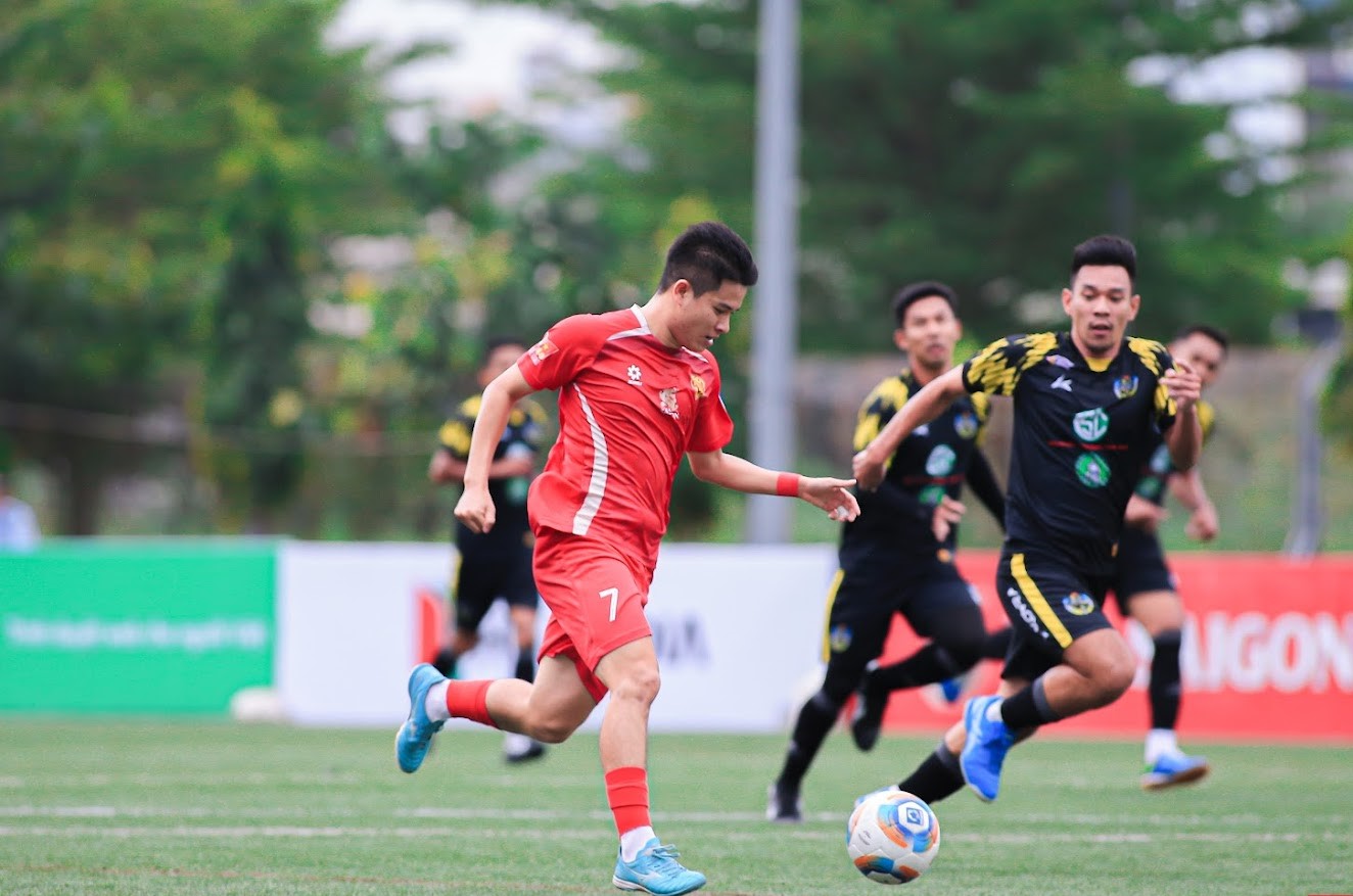 Chiến thuật sân 7: Đâu là những yếu tố của một tiền vệ tấn công giỏi trên sân phủi?