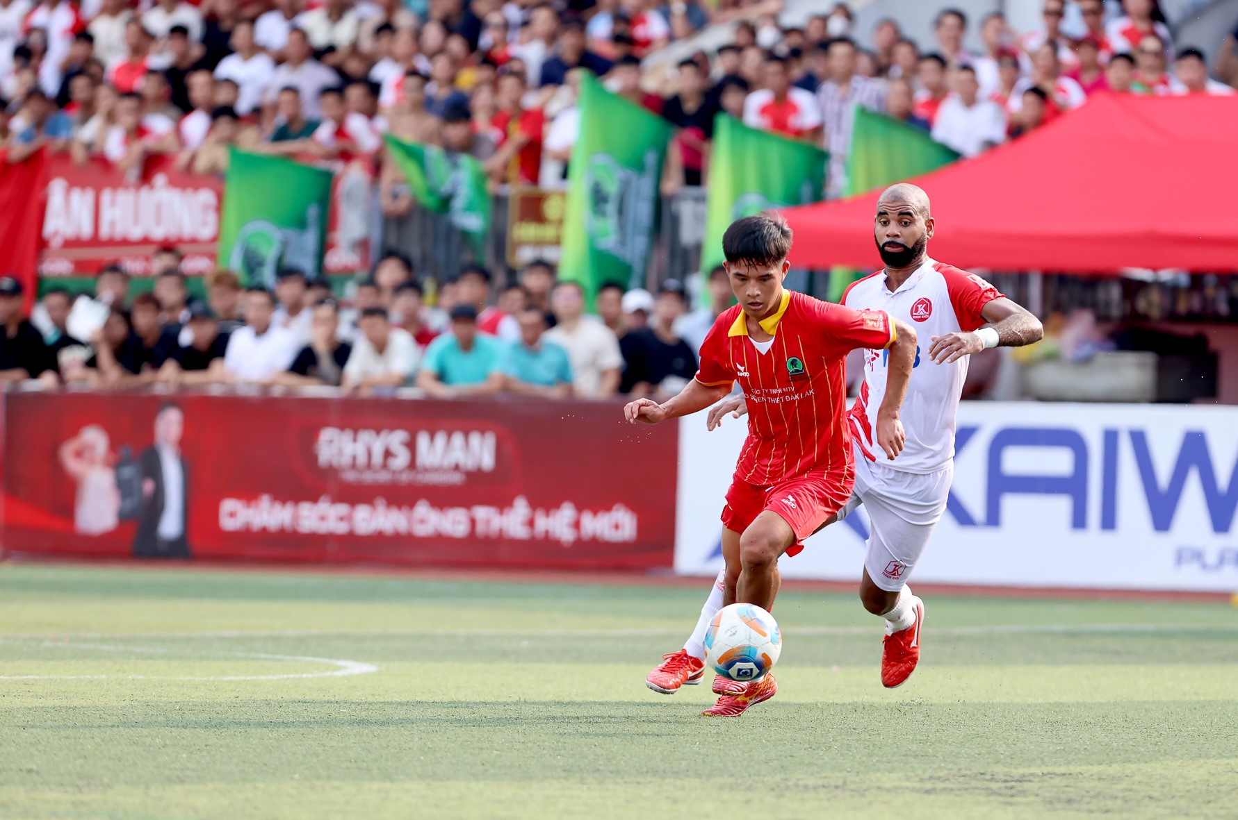 Chiến thuật sân 7: Đâu là những yếu tố của một tiền vệ tấn công giỏi trên sân phủi?