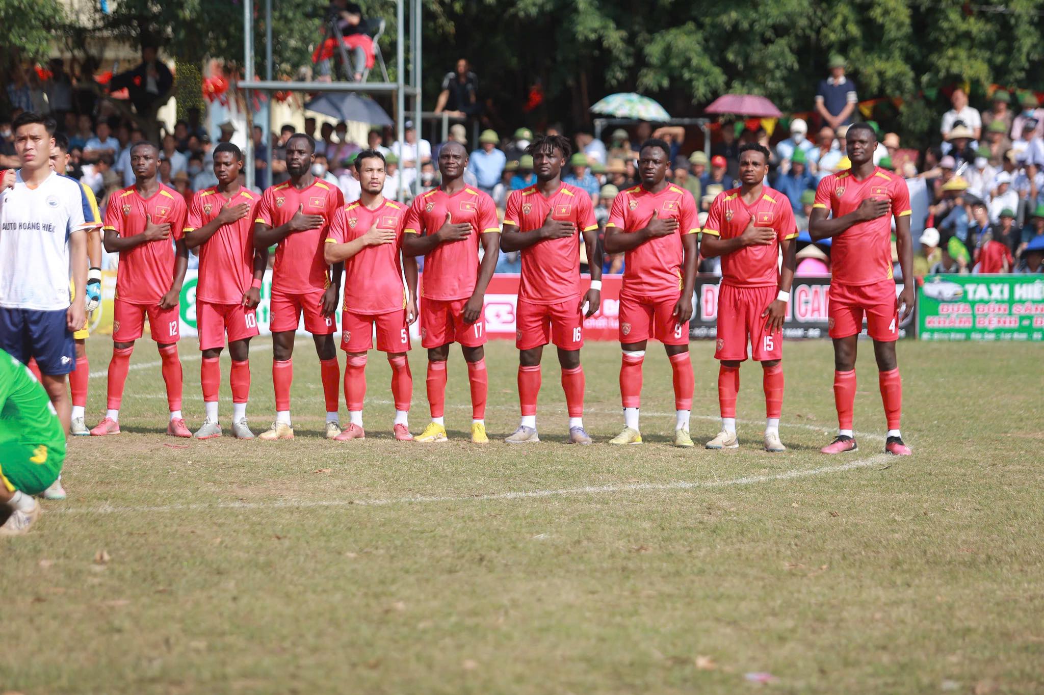 Đội hình ra sân với 9/11 là ngoại binh của Nội Chùa FC