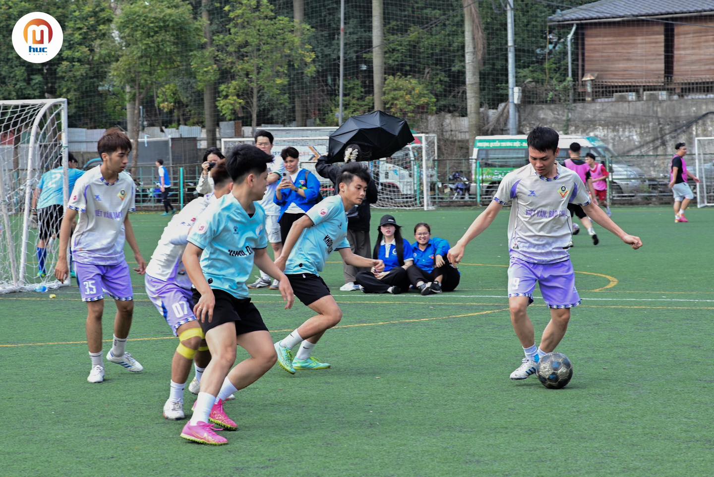 Nam cầu thủ Đại học Văn hóa Hà Nội: Tay cầm bút, chân tung hoành sân cỏ