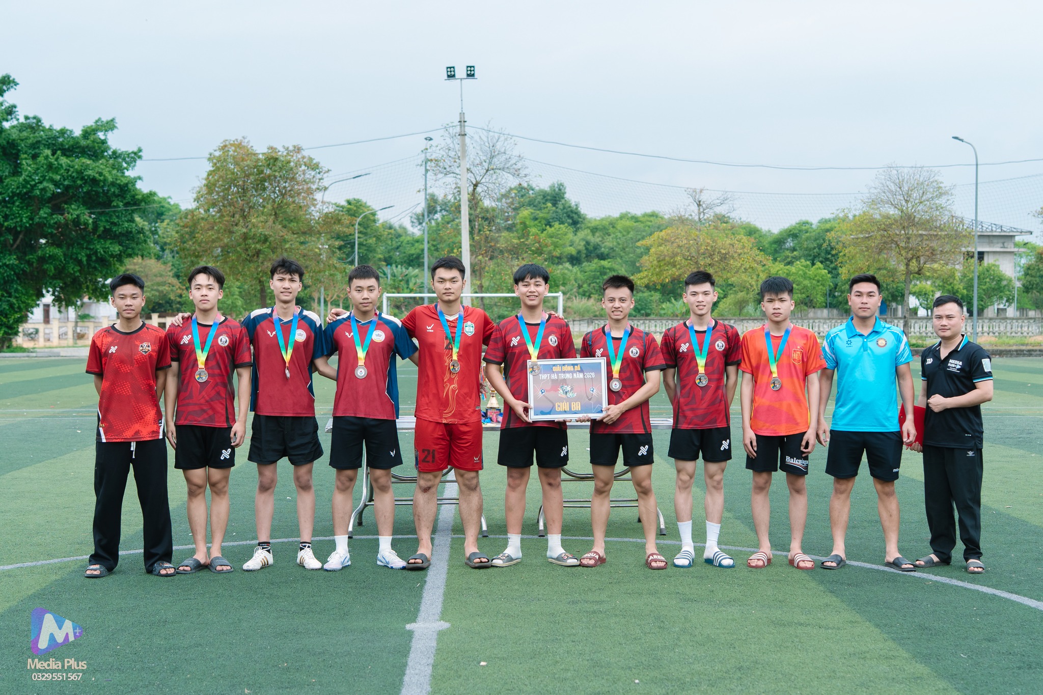 11A K65 vô địch giải Bóng Đá THPT Hà Trung S2 - 2025-2026