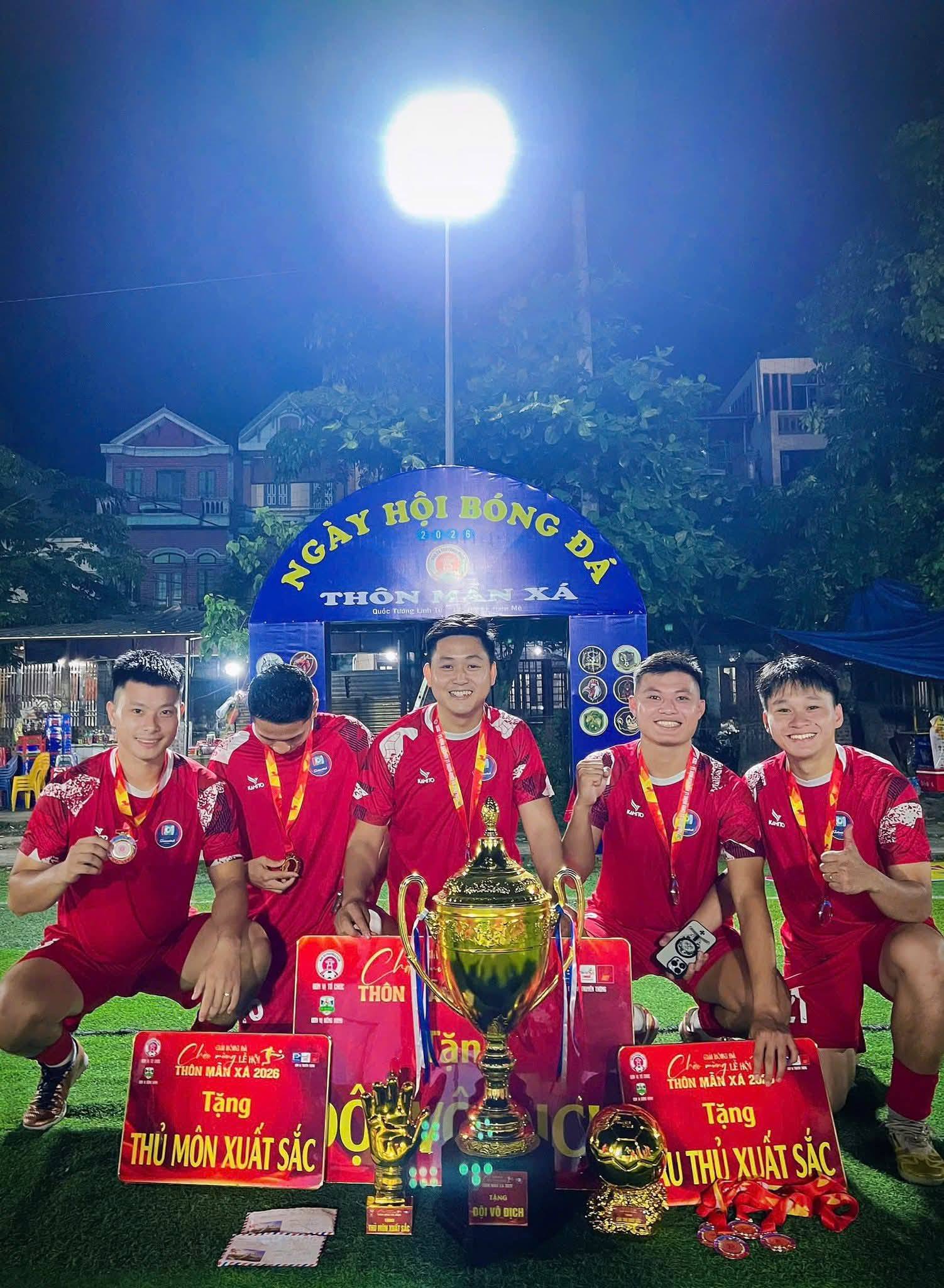 Bóng đá phong trào và những người hùng của chúng ta