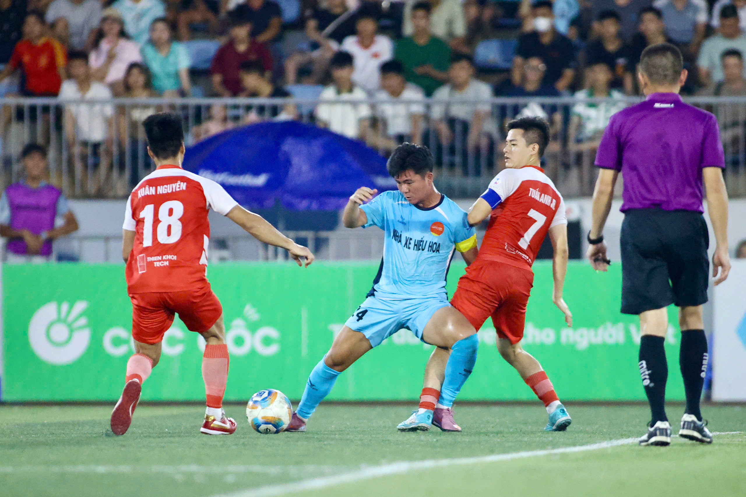 ĐKVĐ Thiên Khôi thảm bại, TIG FC vững ngôi đầu