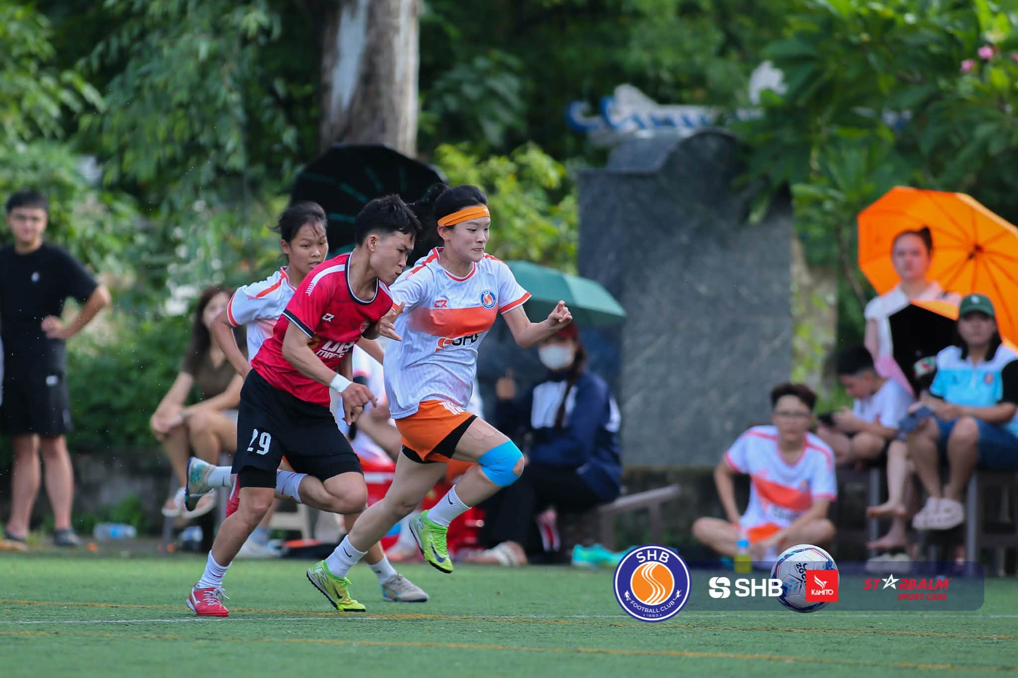 Cuộc đua quyết liệt ở World Cup nữ với SHB, NEU Open hay Chân gà nướng ANDU