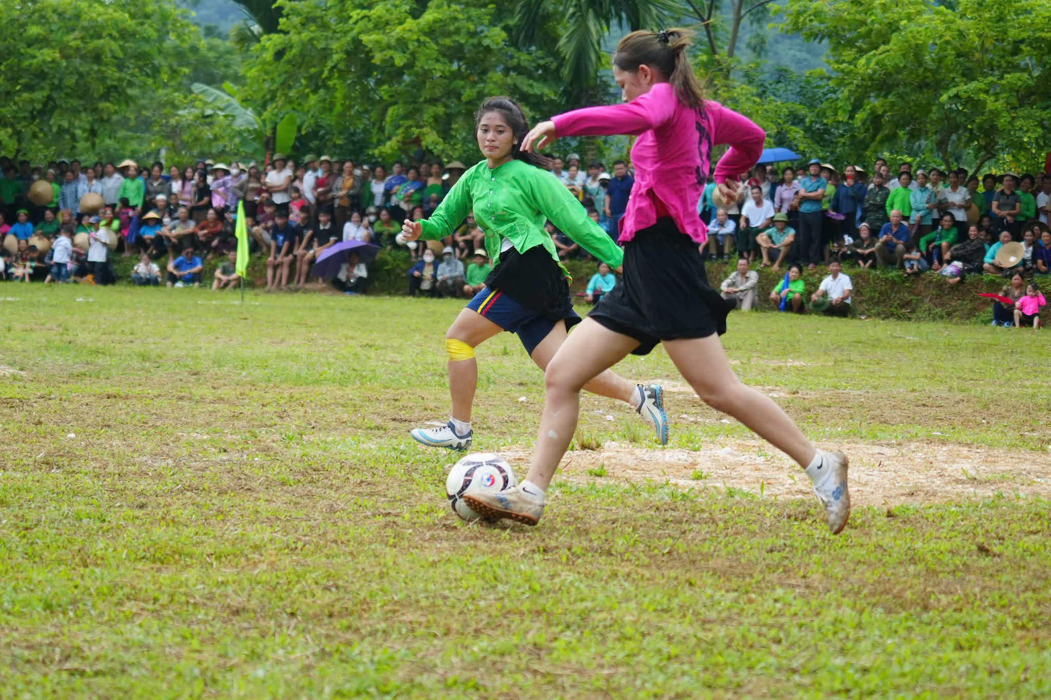Chủ nhà Lâm Thượng lọt vào chung kết Giải bóng đá nữ ngày hội Pay Tái 2026