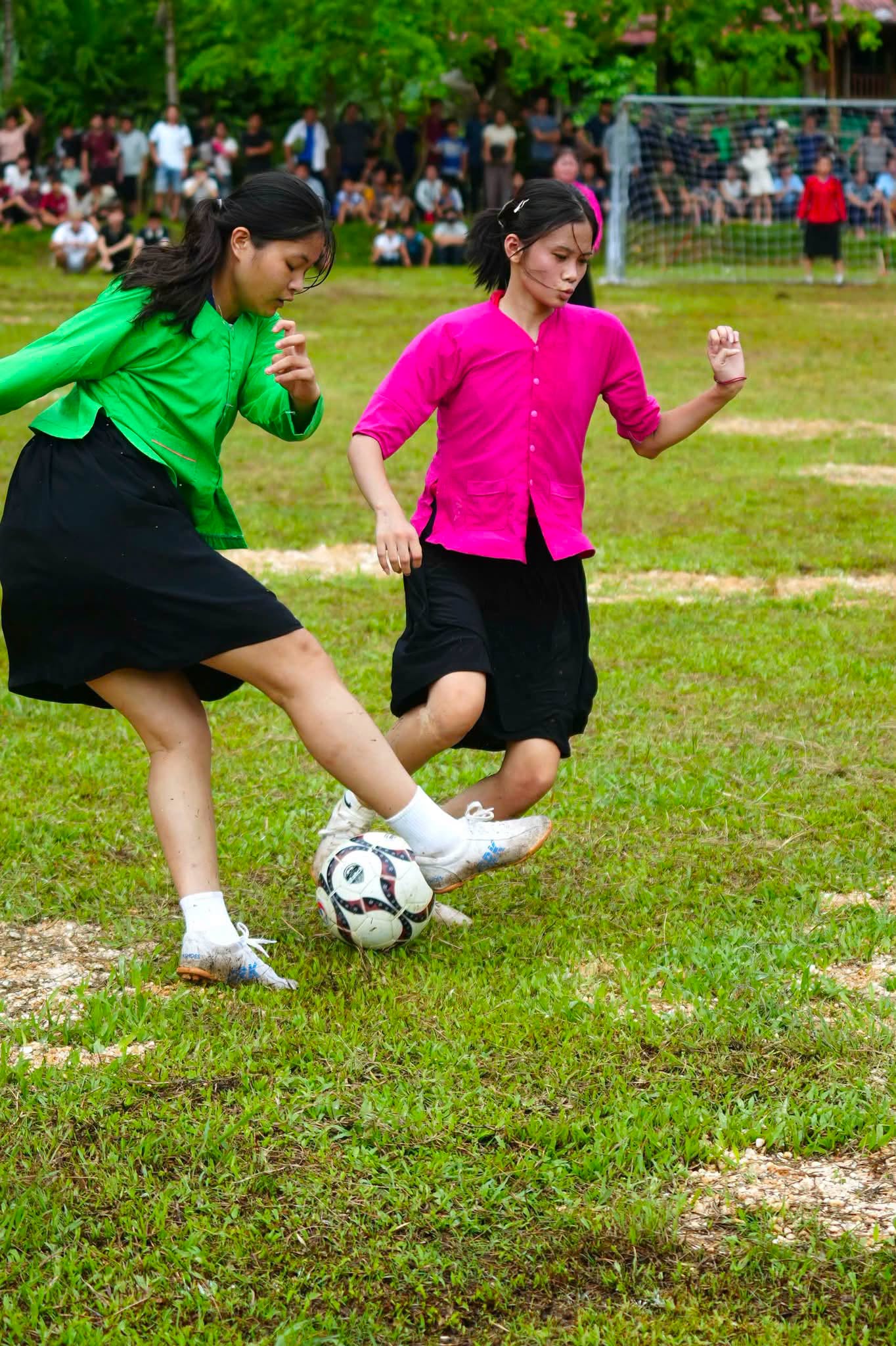 Chủ nhà Lâm Thượng lọt vào chung kết Giải bóng đá nữ ngày hội Pay Tái 2026