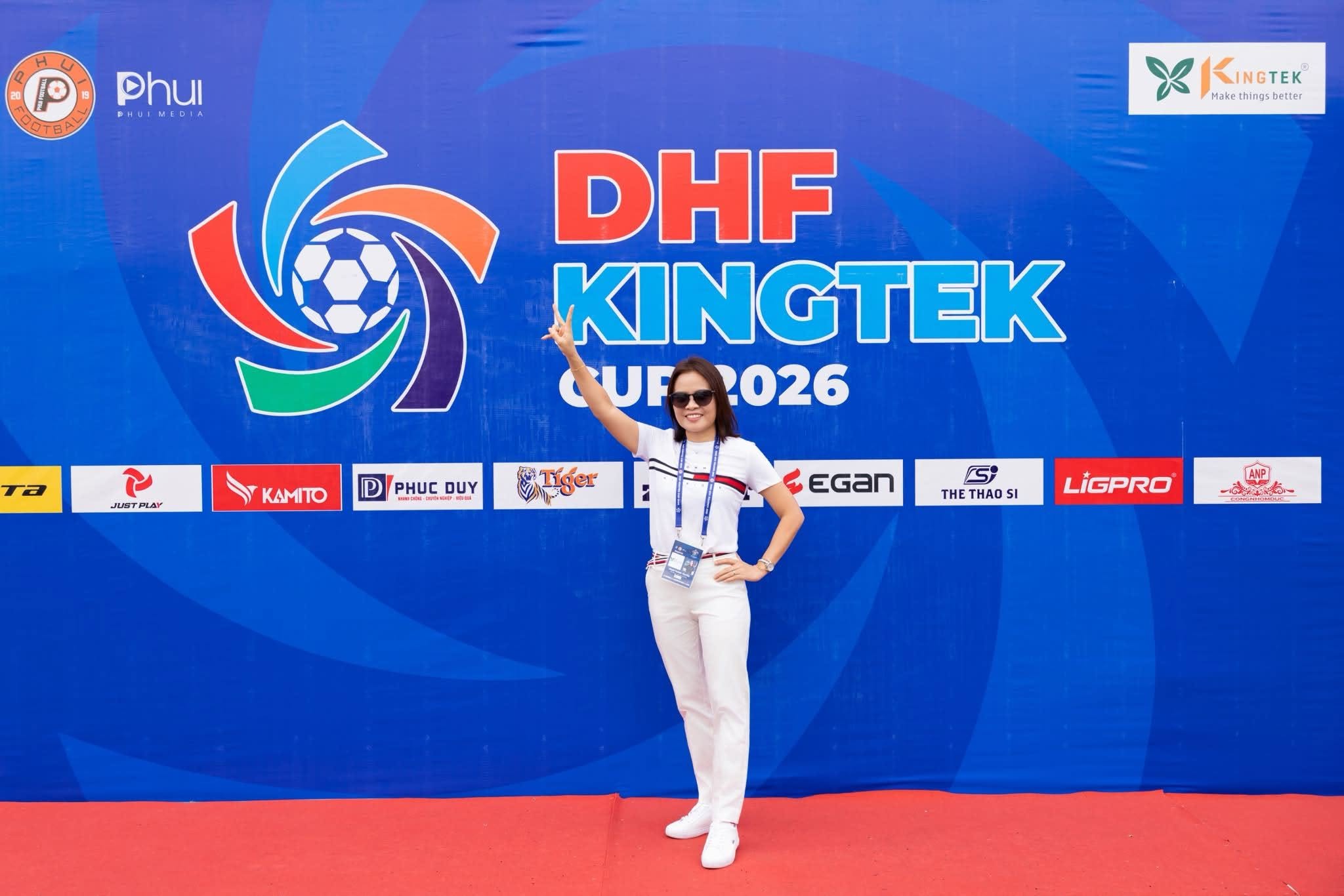Madam Truyền 