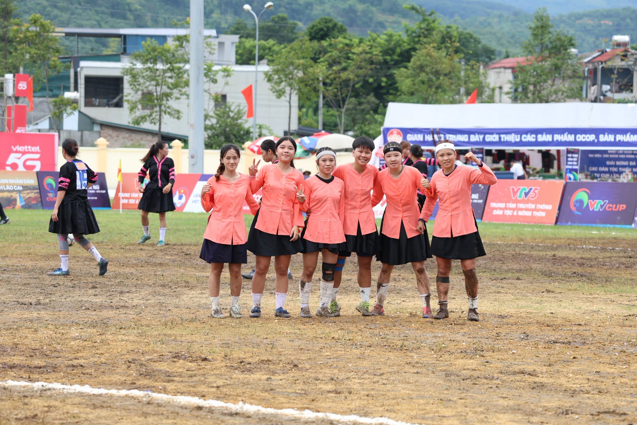 Nữ Lâm Bình thắng Võ Lao 4-0, giành vé vào vòng tứ kết