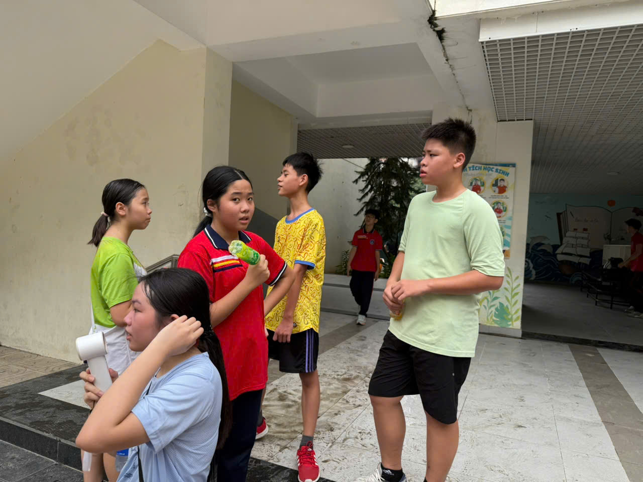 Trường THCS Nguyễn Trường Tộ tổ chức giải chạy thường niên