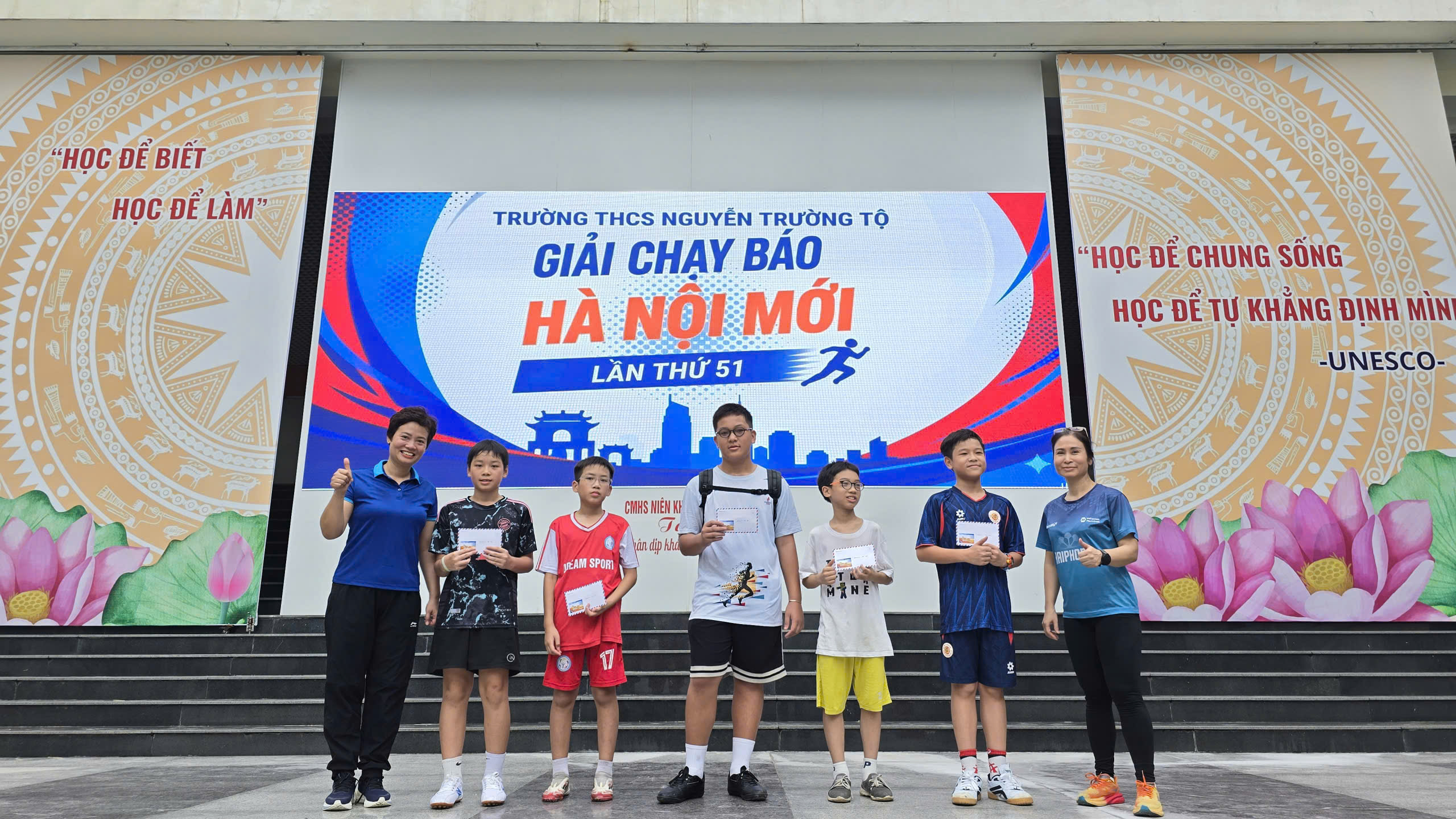Trường THCS Nguyễn Trường Tộ tổ chức giải chạy thường niên